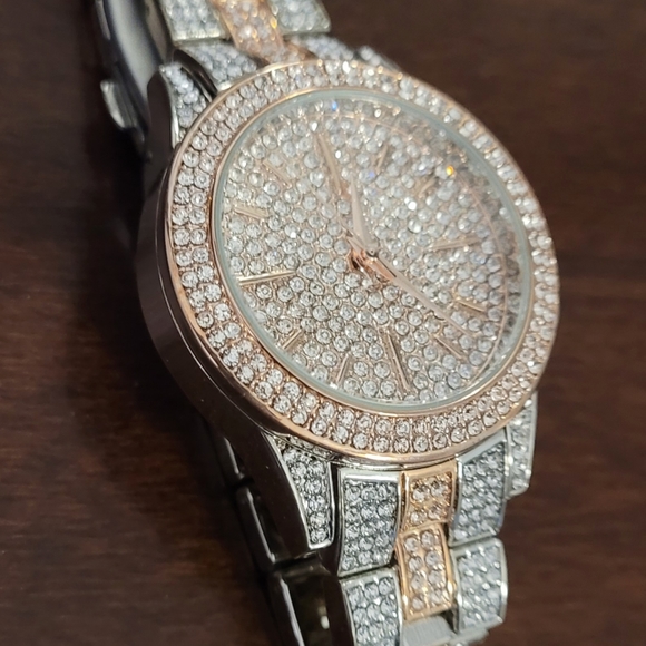 Iced Watch - Picture 2 of 4